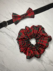 Holiday Plaid With Gold Bow
